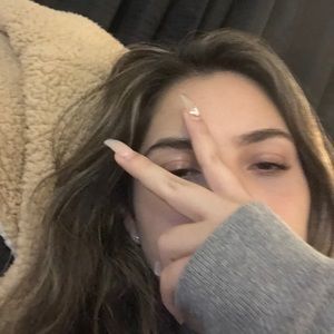 Meet your Posher, Monica